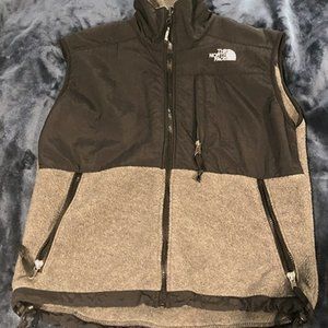 LAST CHANCE—Warm North Face Denali fleece vest. Women’s size small.